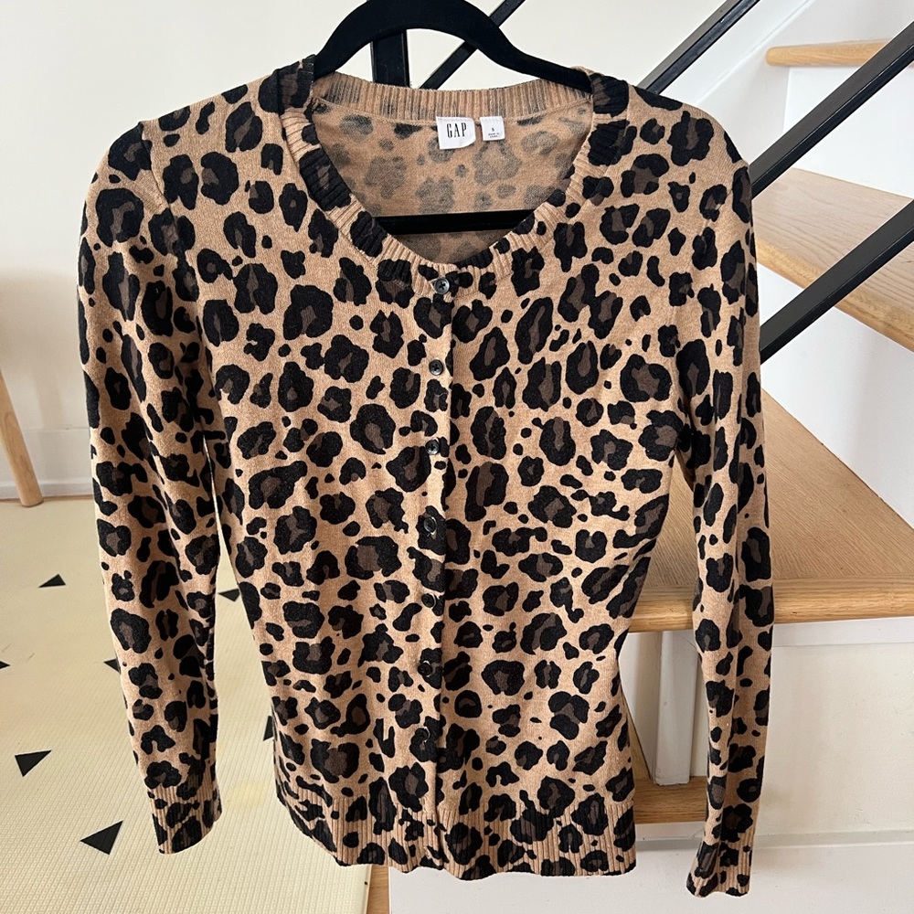 GAP Animal Print Sweater in Black and Tan